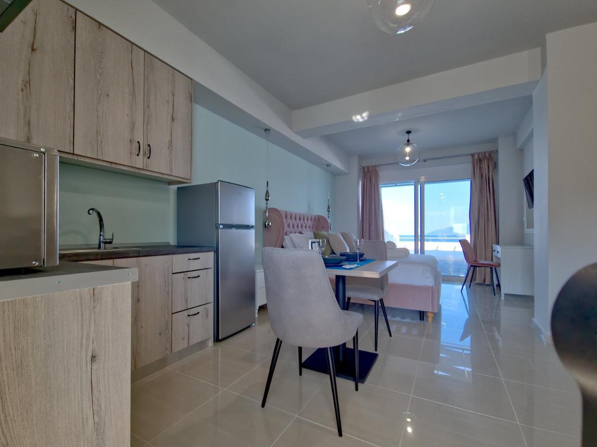 Epipleon Luxury Suites -106- Δωμάτιο 40Τμ Με Βεράντα 45Τμ Μπροστά Στην Θάλασσα Nafpaktos Екстериор снимка